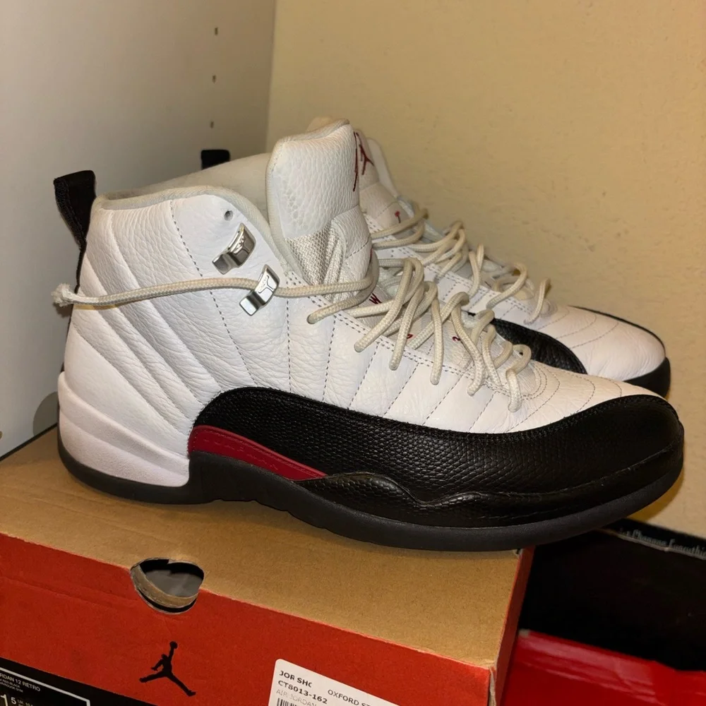 Air Jordan 12 Retro 'Taxi Flip' Size 11.5 CT8013-162